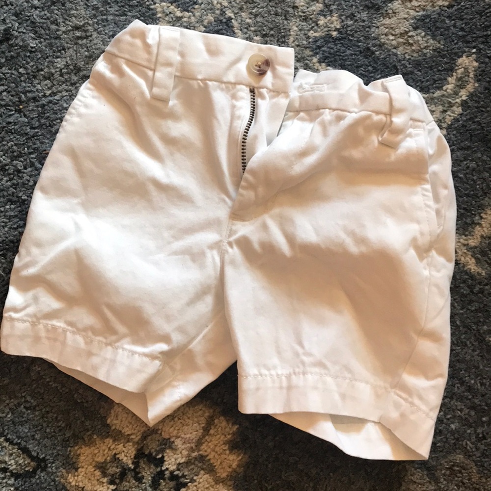 Gently worn vineyard vines white shorts